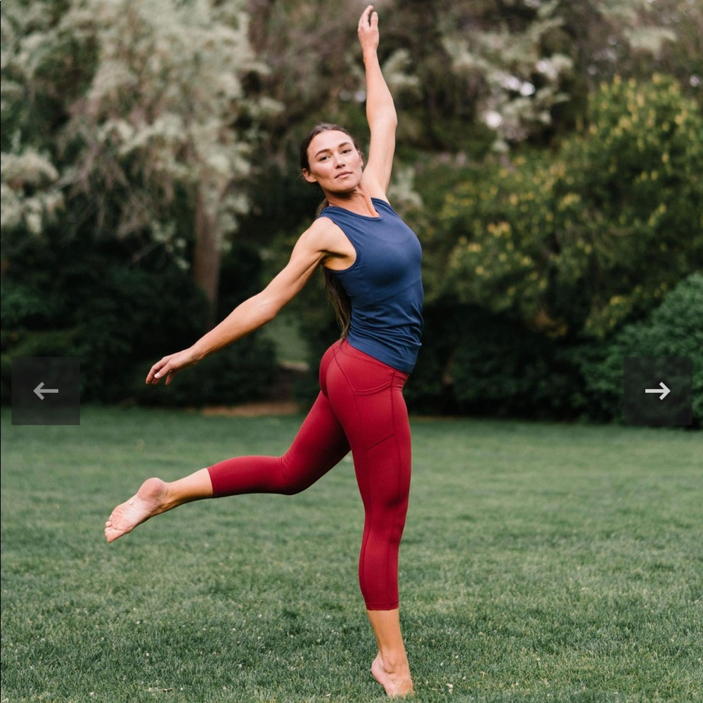 Zyia Red Brilliant High-rise Capri Size 6-8